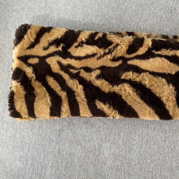 Adrienne Landau Scarf Animal Print Faux Fur Pull Through Scarf - Picture 10 of 13